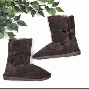Bearpaw sheepskin boots